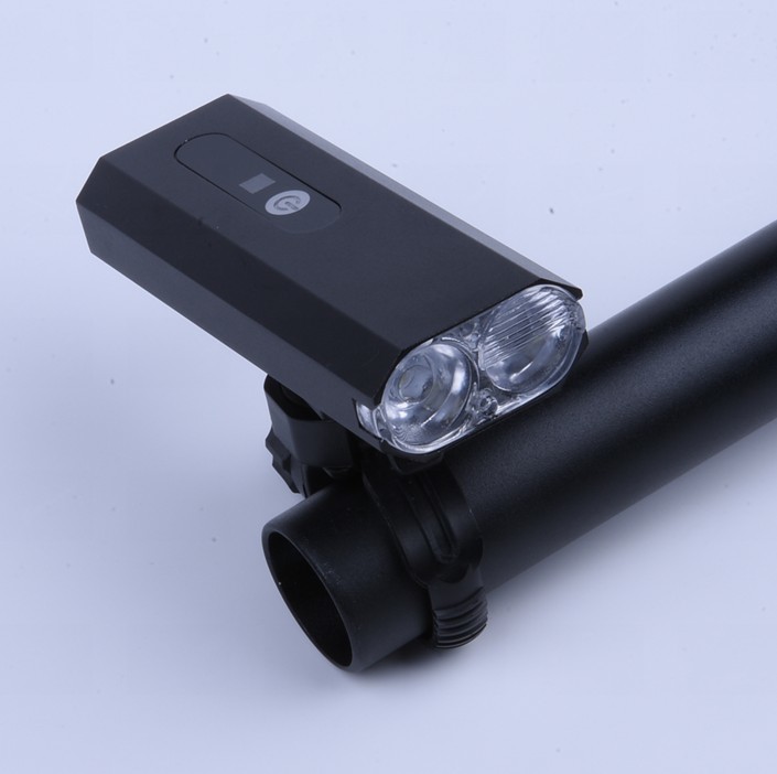 China Front Headlight And Free Rear LED Bicycle Tail Light USB Rechargeable Bike Light Set factory