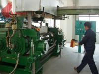 China 1800 - 2500 Kg/h two roll mill rubber mixing for for plasticizing , calendaring factory