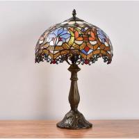 China 12 Inch European American Pastoral Retro Elk Stained Glass Table Lamp Living Room Bedroom Beside Art Gift Desk Lamp factory