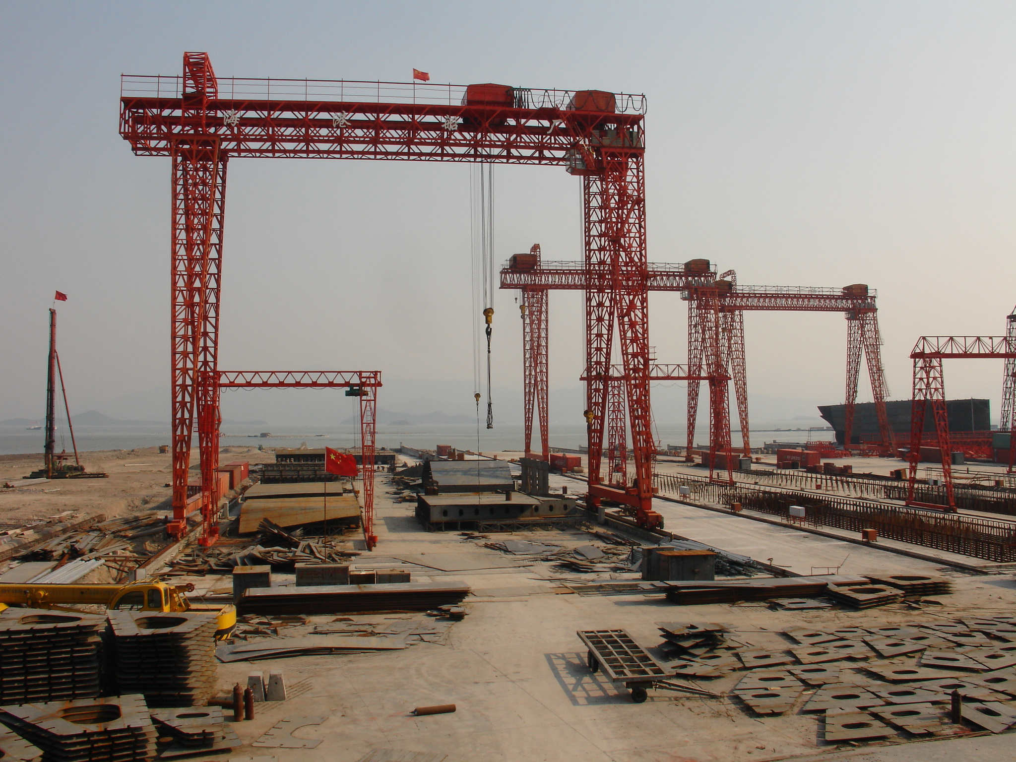 China Hydraulic Motor Shipyard Cranes Electric Shipyard Gantry Deck Crane For Stock Yards factory
