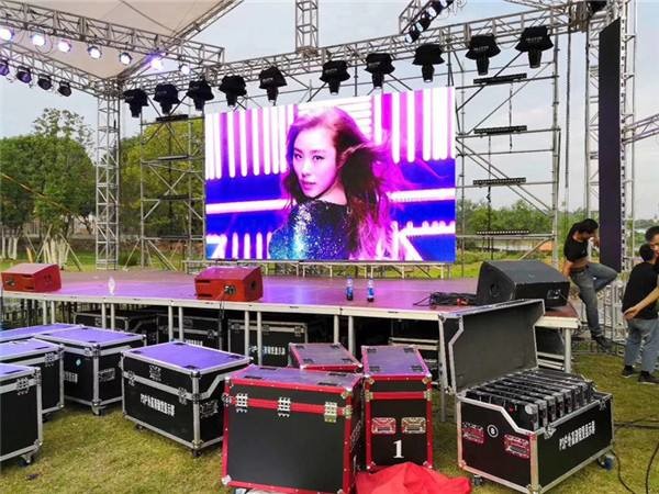 Quality Outdoor LED Concert Video Screens Rental P4 IP65 Die Casting Full Color for sale