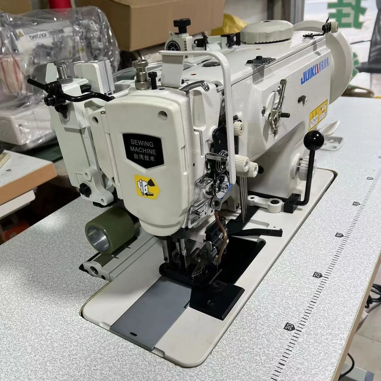 China Flatbed Direct Drive Industrial Sewing Machine Interlock With Trimming for sale