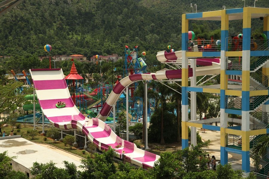 China Custom Water Slides, Amusement Park Boomerang Aqua Slide for Gaint Water Park factory