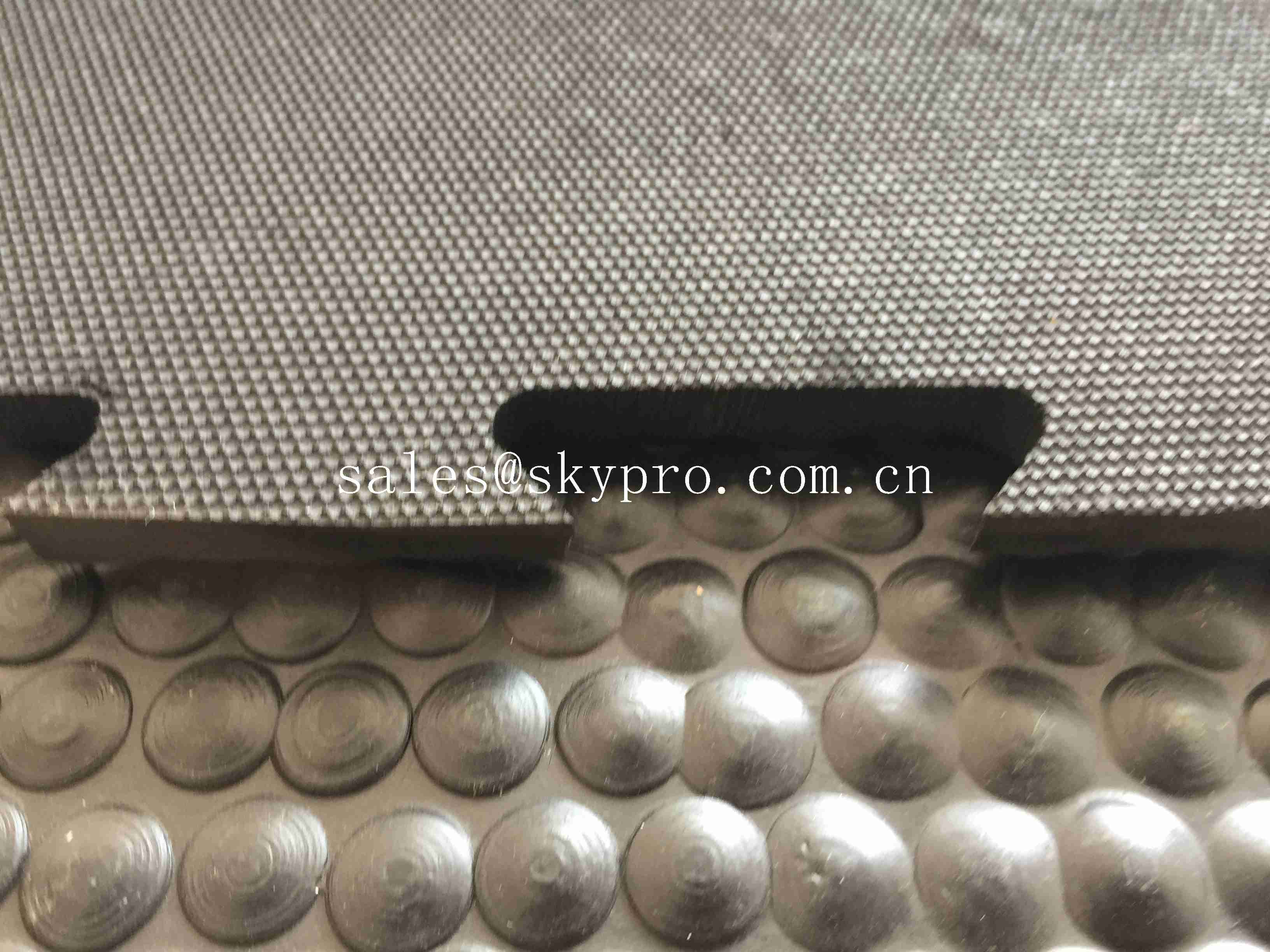 China 8mm Square Hexagon Pattern Double Side Rubber Mats , Heavy Duty Stable Rubber Horse Stall Mat factory