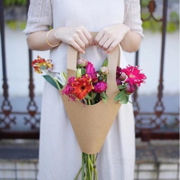 Quality Take Away Kraft Paper Flower Bags Plant Florist Bouquet Handle Flower Bag for sale