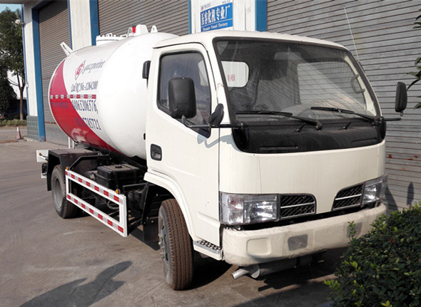 Quality 4x2 5M3 2.5 Tons Bobtail LPG Truck 5000L 2.5T Liquefied Petroleum Gas Propane for sale