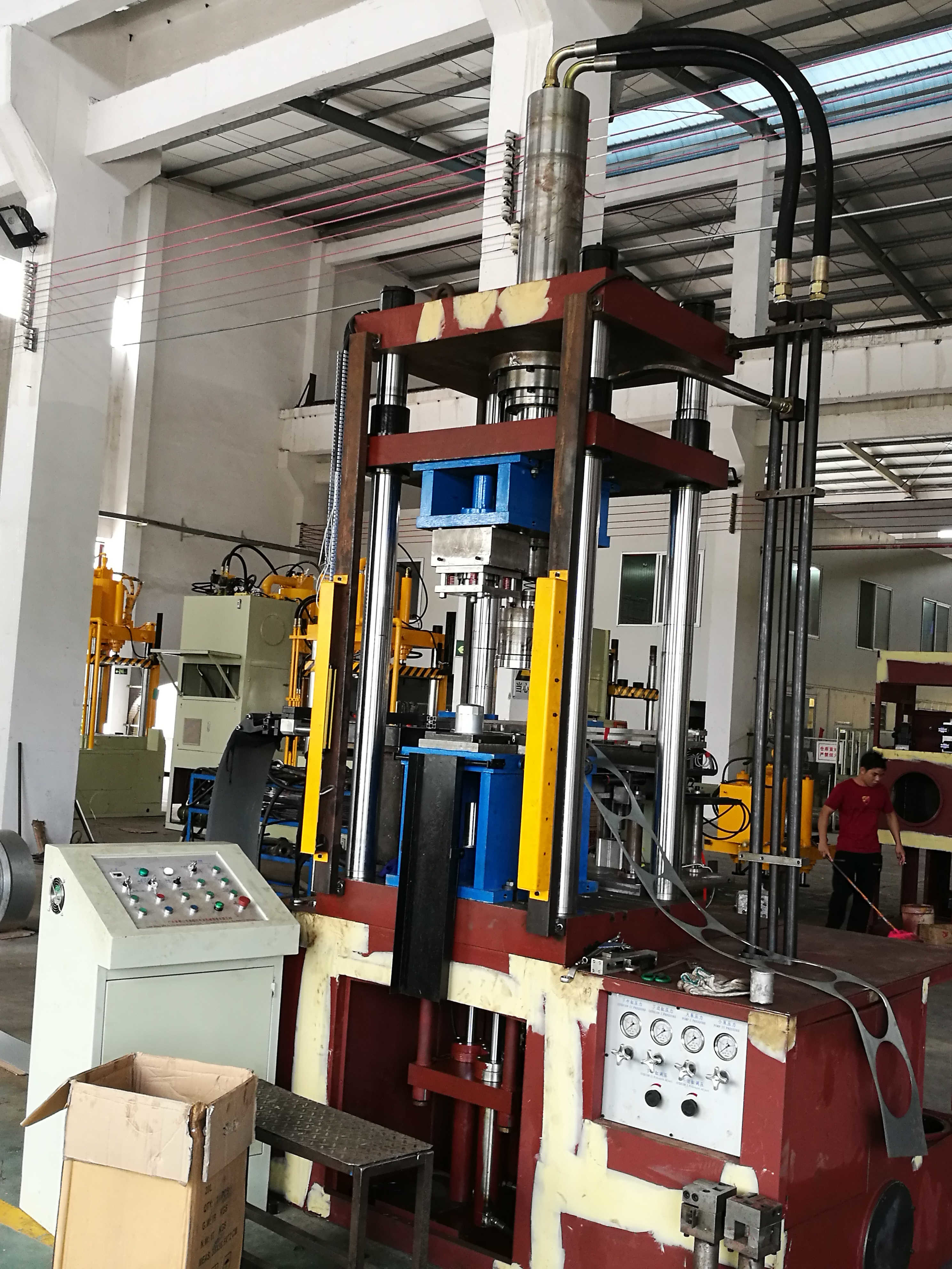 China ISO 9001 Hydraulic Punch Die 2850mm Tungsten Carbide Dies for sale