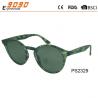 China Sunglasses in fashionable design,made of plastic ,suitable for men and women factory
