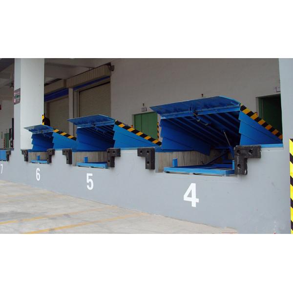Quality 8 Ton Fixed Loading / Unloading Hydraulic Dock Leveler with High Strength Manganese Steel for sale