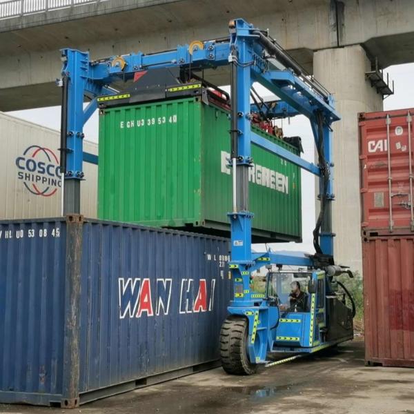 Quality Red 40T Port Straddle Carrier Heavy Duty Container Lifting Crane for sale