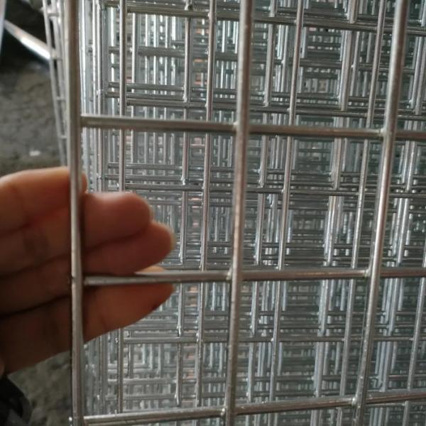 Quality 3x3 2x2 Galvanized Welded Wire Mesh Panels High Tension Strength for sale