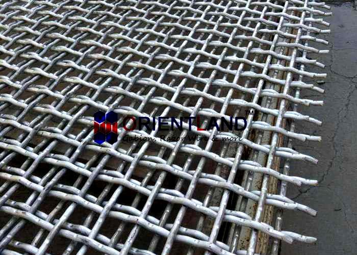 China 1.3mm-13mm Wire Diameter Woven Metal Screen Mesh Used In Vibrating Stone Crushers factory
