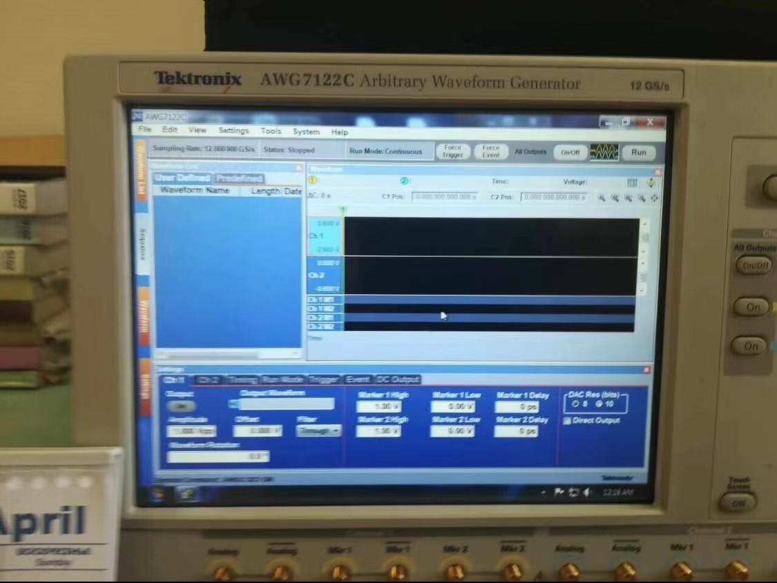 China Tektronix AWG7122C Arbitrary Waveform Generator 3.2 GHz or 5.6 GHz 12 GSs/s 2 Channel factory