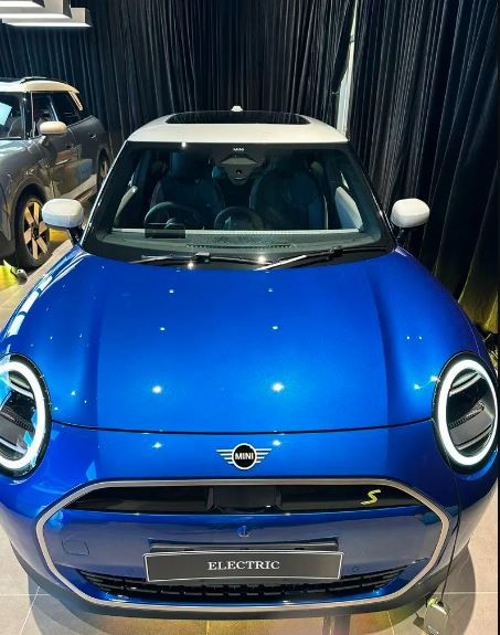 China Coming To 2024 Newest Pure Electric Mini Cooper Hatch 4door/5seats With Large Room factory