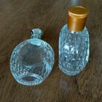 China OEM Custom Luxury Women Glass Perfume Bottle with Screw Collar Lid and Base Material Glass factory