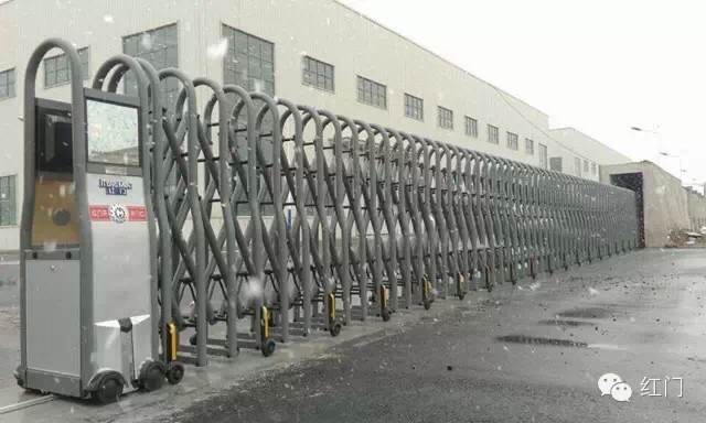 China Intelligent Motors Automatic Folding Gate Tubular Alunimium Trackless factory