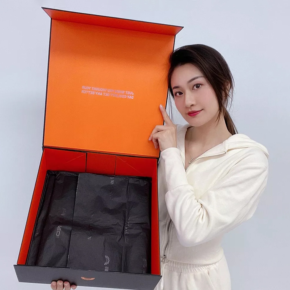 China Personalised Paper Cloth Premium T Shirt Apparel Clothing Packaging Boxes With Magnetic Lid factory