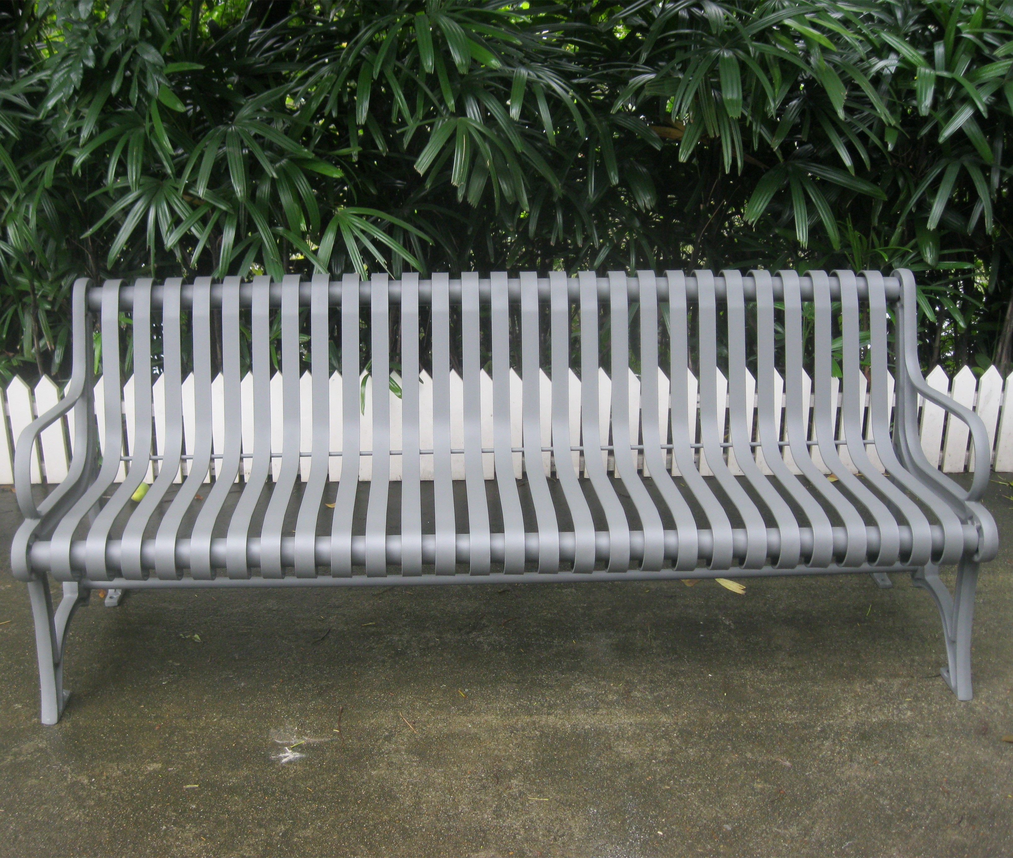 China Polyester Powder Coated Wrought Iron Garden Bench Seat For School Campus factory