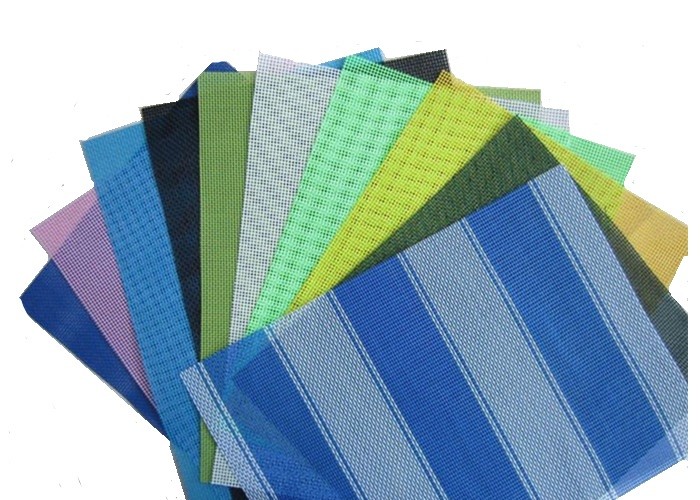 China OEM Design Colored Pvc Mesh Fabric Used For Outdoor Architectural Decoration factory