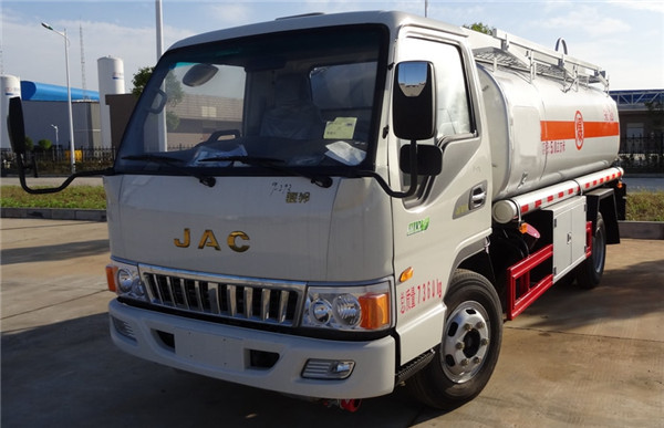 Quality JAC 4x2 5000 Liters Mobile Oil Dispenser Truck Fuel Refueling Truck For 2 People for sale