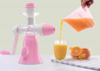 China Cold Screw Manual Juice Maker Hard Plastic Size 313*173*326mm Compact Designed factory