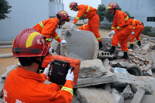 Quality Emergency Earthquake Rescue Equipment Newly Radar Human Life Locator for sale