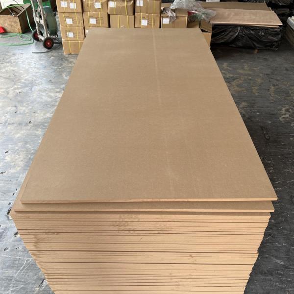 Quality ISO9001 Sturdy MDF Wood Board Fine Texture For Interior Decoration for sale