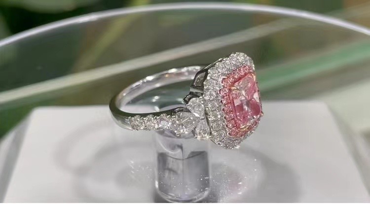 China Classic Solitaire Custom Made Jewelry Fantastic Fancy Pink Diamond Ring factory