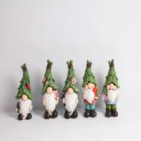 China Fade Resistant Polyresin Garden Ornaments Lightweight Gnome Resin Home Decor factory