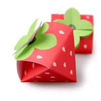 China Strawberry Shaped Paper Candy Box Packaging Custom Design Printing Logo factory