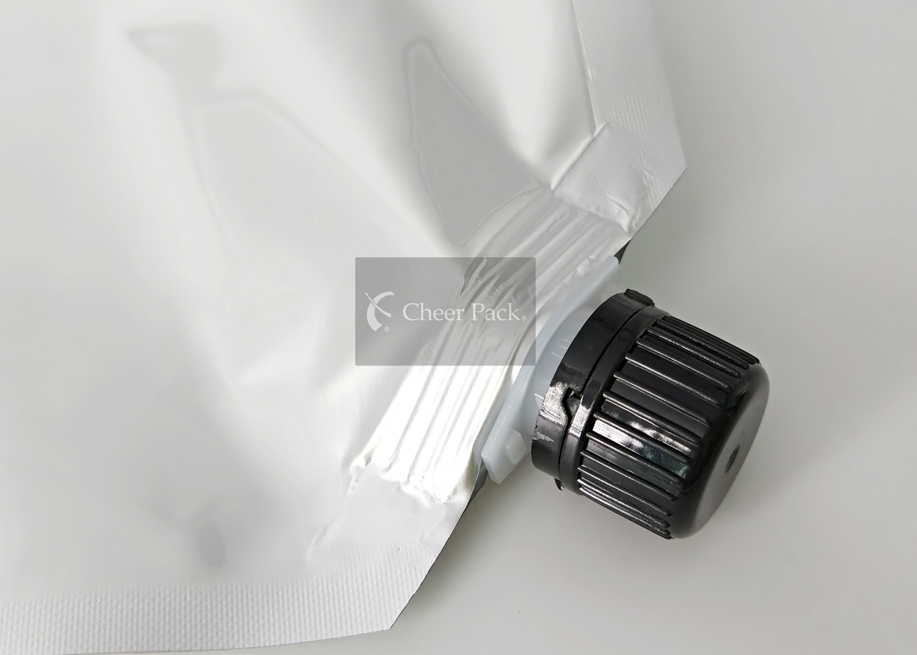 China Black / White Twist Top Cap For Plastic Laundry Liquid Bag , Size Customized factory