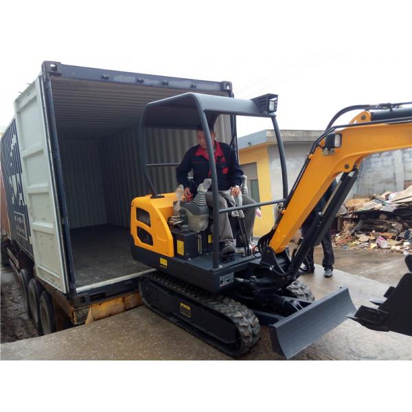 Quality Rubber Track Excavator With Dozer Blade , Digging Machine For Agriculture for sale