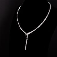China Sophisticated Style 18K White Gold Necklace  Serpenti Prong Etched Luxury Jewelry for sale