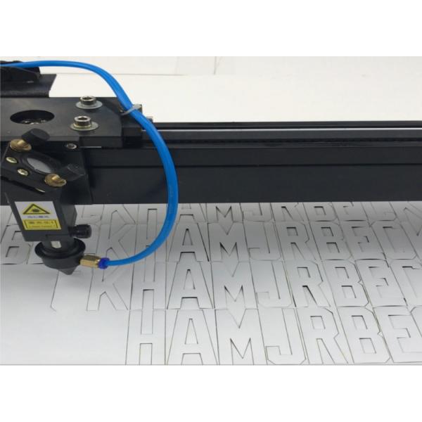 Quality Automatic Edge Tracking CO2 Laser Cutter , Clothing Label Logo Laser Engraving for sale