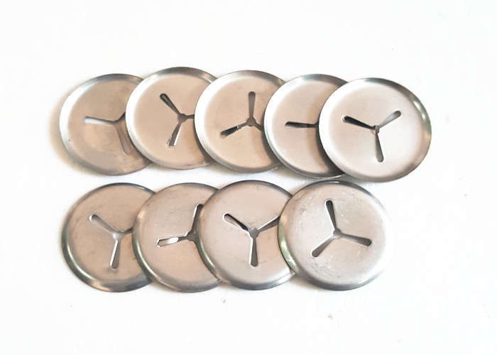 China 38mm Galvanized Steel Self Locking Clips With 3 Slots For Plastic Cover Caps factory