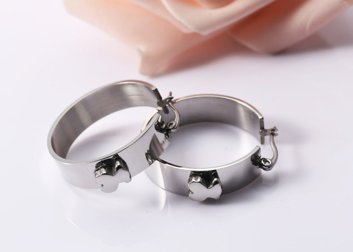 China Polished Ring Shape Stainless Steel Earrings Fashionable Rose Gold Jewelry factory