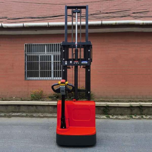 Quality 24V Electric Pallet Truck Stacker Truck 2000kg With 200Ah Battery Capacity for sale