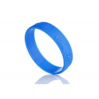 China cheap custom silicone bracelets debossed logo blue color 202*15*2mm size factory