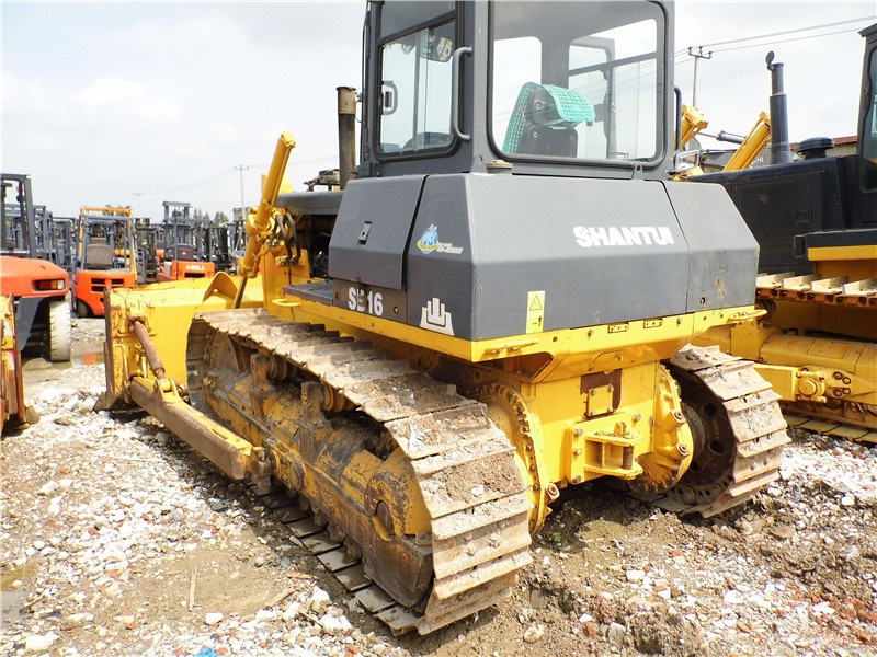 China Second-hand Used SHANTUI SD16 Bulldozer Low price for sale factory