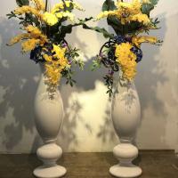 China Upscale Hotel Lobby Floor Vase White Fiberglass Highly Decorative factory