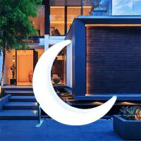 China PE Material Pool Glow Lights Outdoor Crescent Moon Shaped For Valentine'S Day Theme Decoration factory
