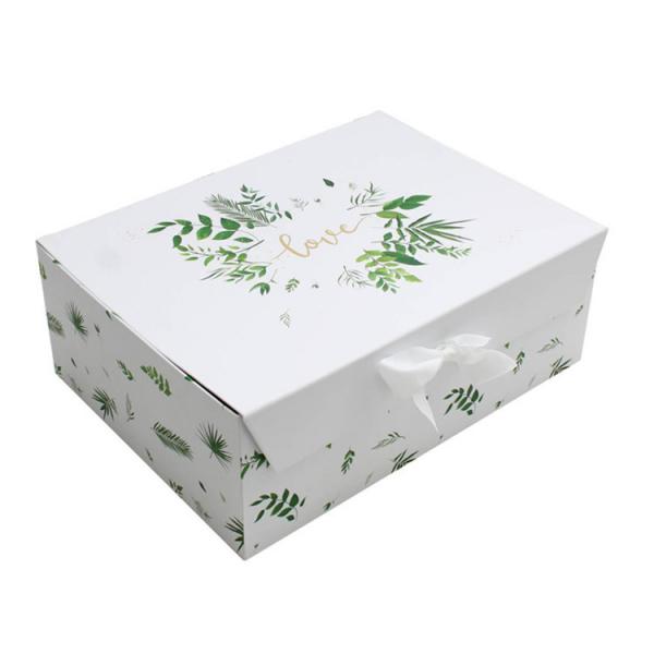 Quality Premium Magnetic Folding Box , Cardboard Magnetic Gift Boxes With Ribbon for sale