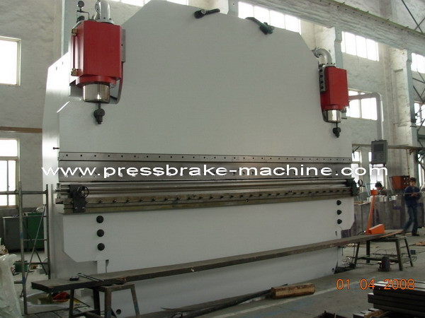 Quality Plate Processing CNC Hydraulic Press Brake  600 T Pressure CE Certified for sale