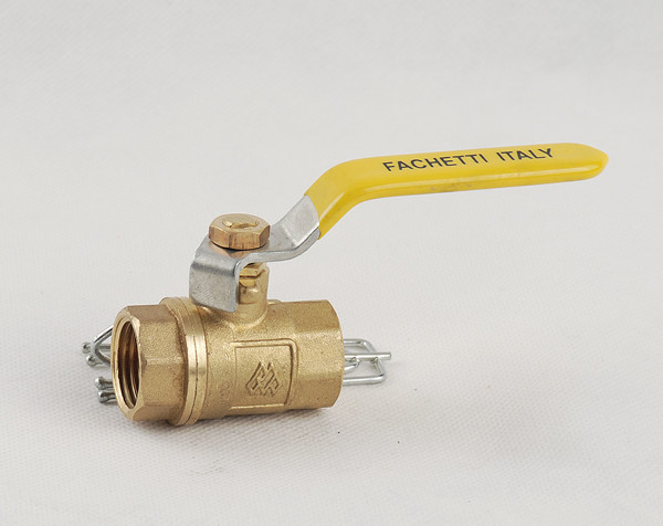 China 1/2 brass ball valve natural color for gas oil factory