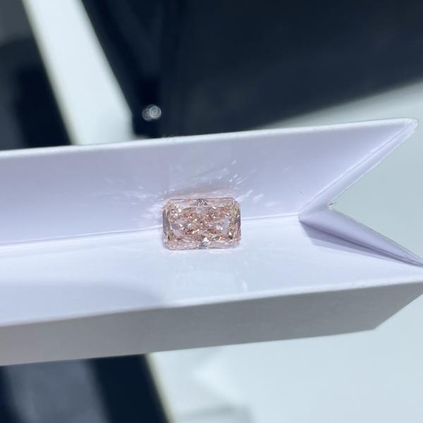 Quality Synthetic CVD Lab Grown Pink Diamonds 2.3ct-3.2ct Radiant Cut for sale