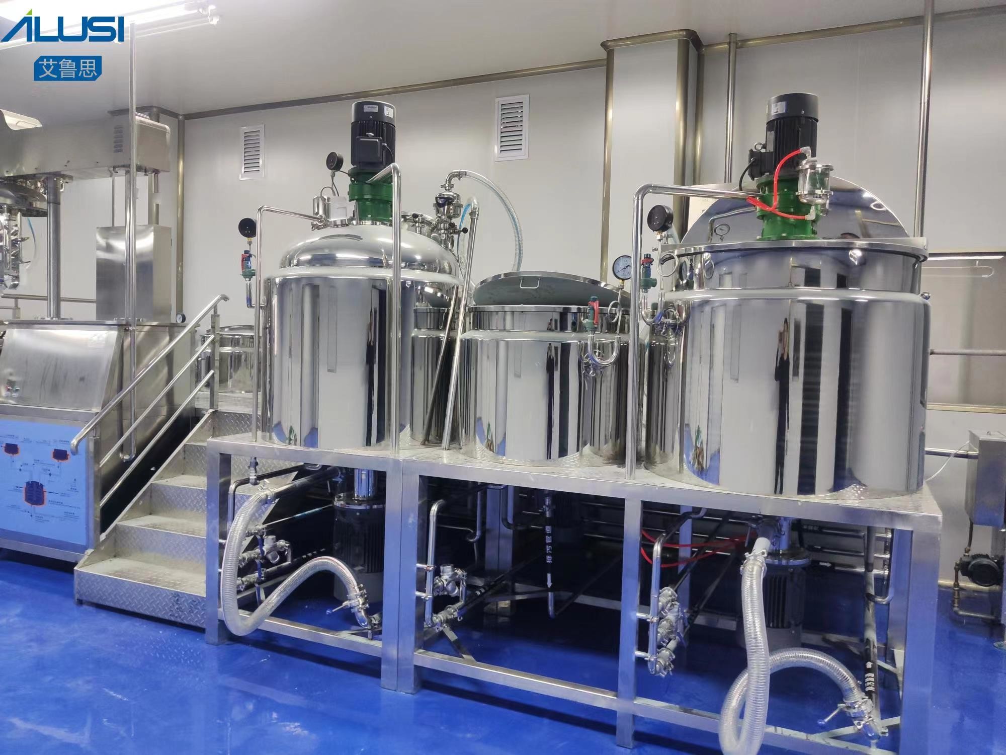 China Fixed Type Emulsifier Equipment For Making Cream Steam Heating Emulsifying Wax Vacuum Mixer factory