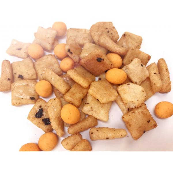 Quality Tasty Salted Pure Roasted Rice Cracker Mix Coated Peanuts Mixed Snacks for sale