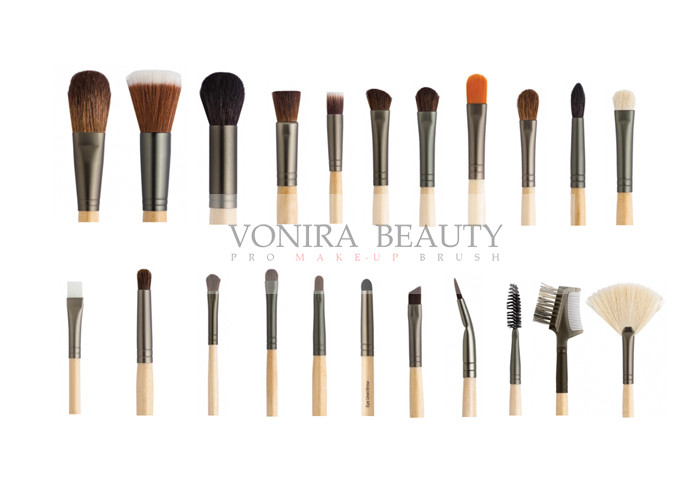 China Custom 22 Piece Full Set Private Label Makeup Brushes Wood Handle For Face , Eyes And Lip factory