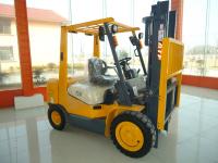 China TCM 2ton diesel forklift truck compare to HELI HANGCHA forklift truck factory