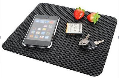 China Weather Resistant Anti Slip Mat For Car Friendly PVC Grip Preventing Cellphone Mobile factory